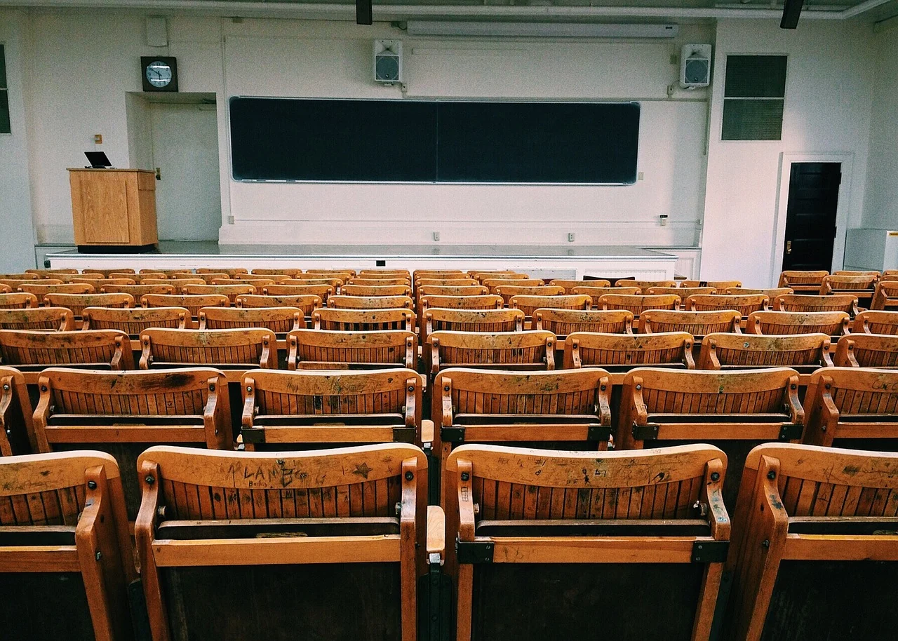 Perioada de valabilitate a primei de carieră didactică ar putea fi extinsă